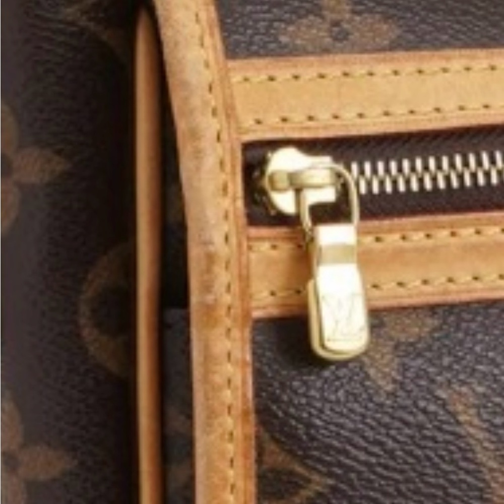 Louis Vuitton Bosphore authentic Messenger bag- Firm Price - Picture 11 of 16